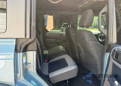 2022 Ford Bronco Base z USA, uszkodzony, nr VIN 1FMDE5BH3NLB27295